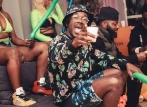 Preto Show, Scró Que Cuia e Masta juntos em nova música.