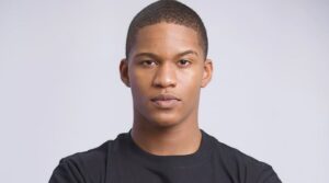 Uami Ndongadas diz que a sua ausência no mercado deve-se a formação académica.