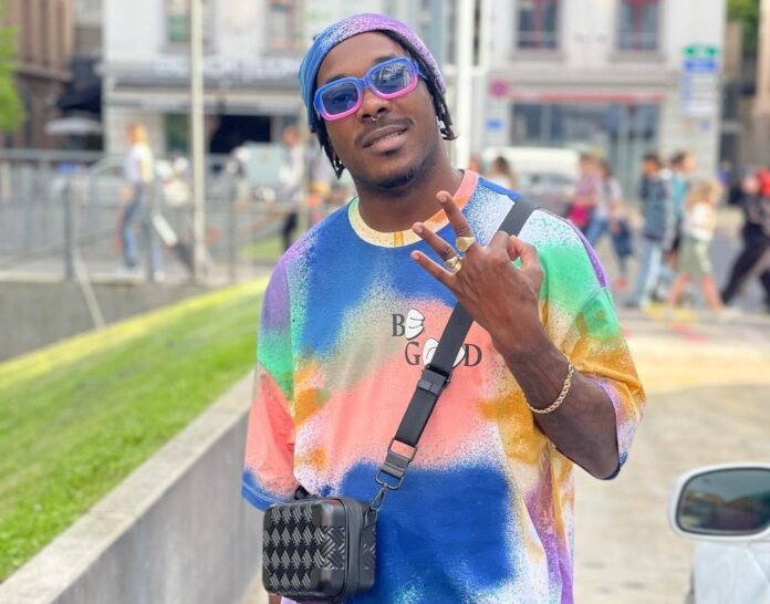 Scró Que Cuia agradece ao Preto Show por ajudá-lo na conclusão do novo álbum