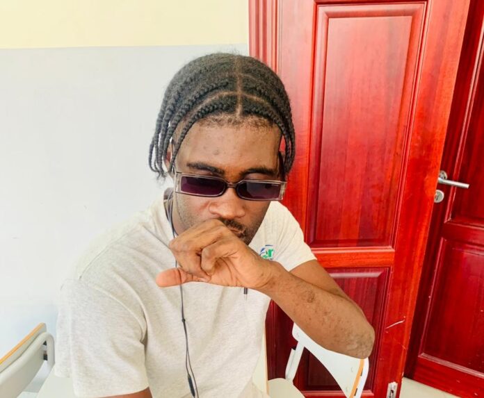 Evanílson Vassa – Com Um Pé