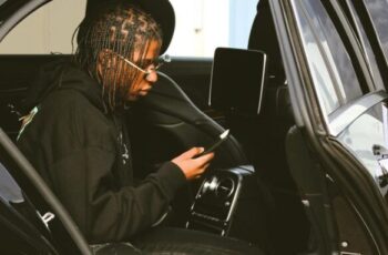 Wizy – Kwanza Burro (feat Wiz F CBG & GoldenBoyz) [Baixar 2024]