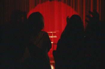 YeezYuri x Wet Bed Gang – Diamante (Rap) 2025