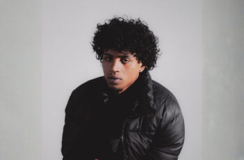 Pineapple StormTv – Perfil #127 Personalidade (feat. PJ HOUDINI) (RAP) 2025